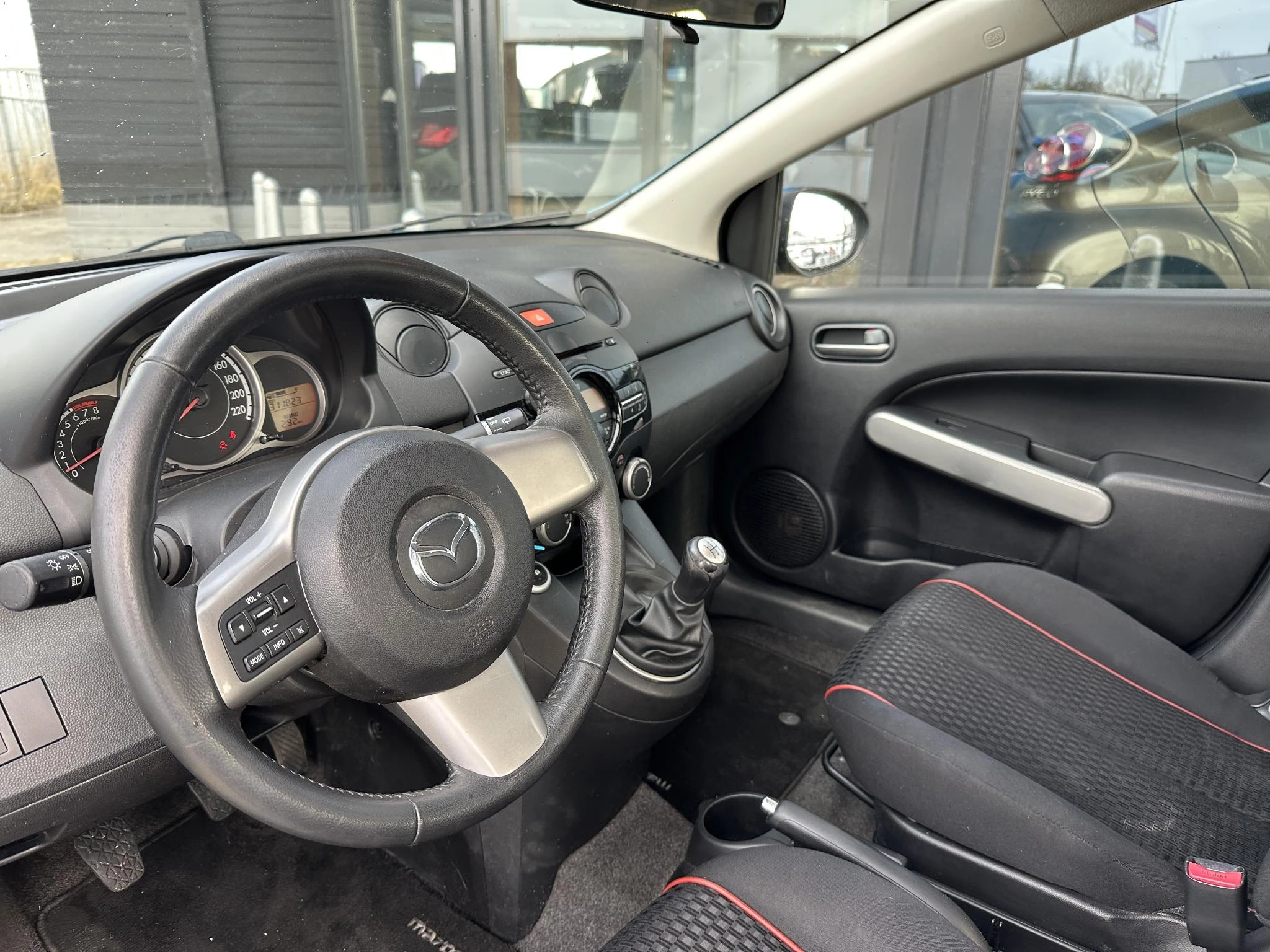 Hoofdafbeelding Mazda 2