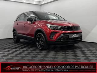 Hoofdafbeelding Opel Crossland Opel Crossland 1.2 Turbo GS Line Half leder, Clima, Apple carplay, Parkeersensoren, Cruise control, Rijstrook correctie