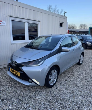Toyota Aygo 1.0 VVT-i x-play Camera Carplay Cruise