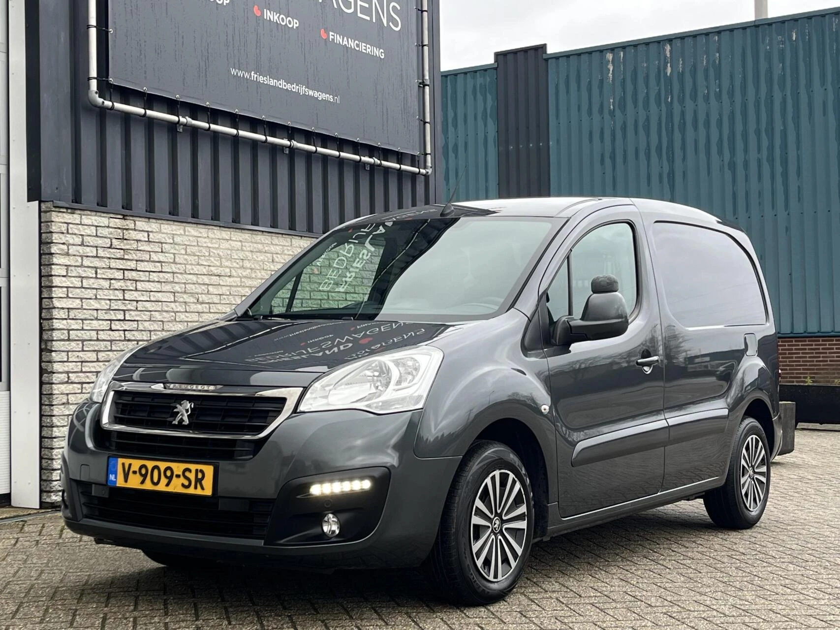 Hoofdafbeelding Peugeot Partner