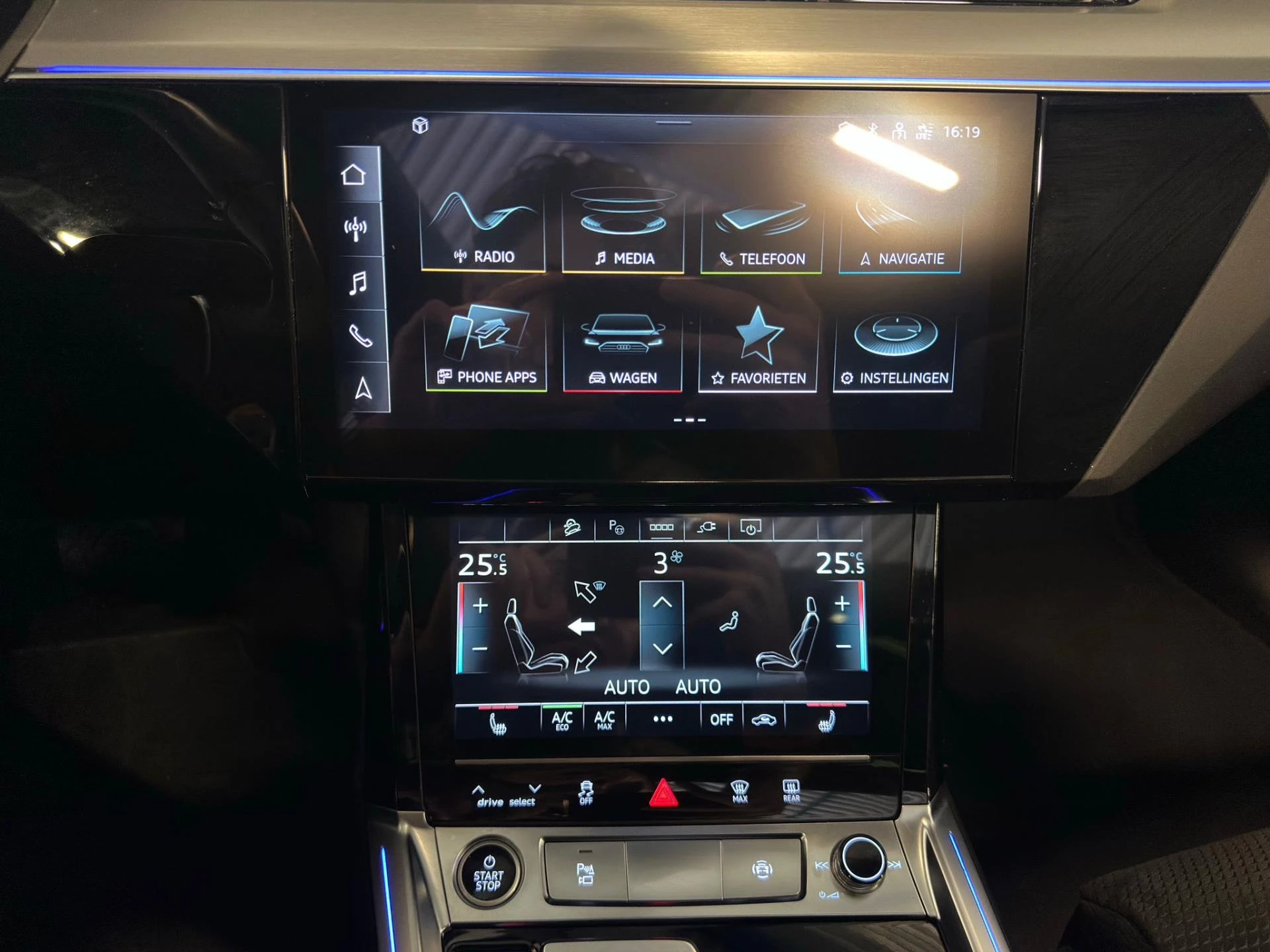 Hoofdafbeelding Audi e-tron