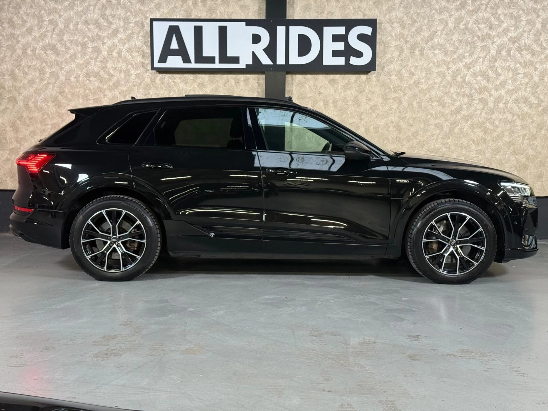 Hoofdafbeelding Audi e-tron