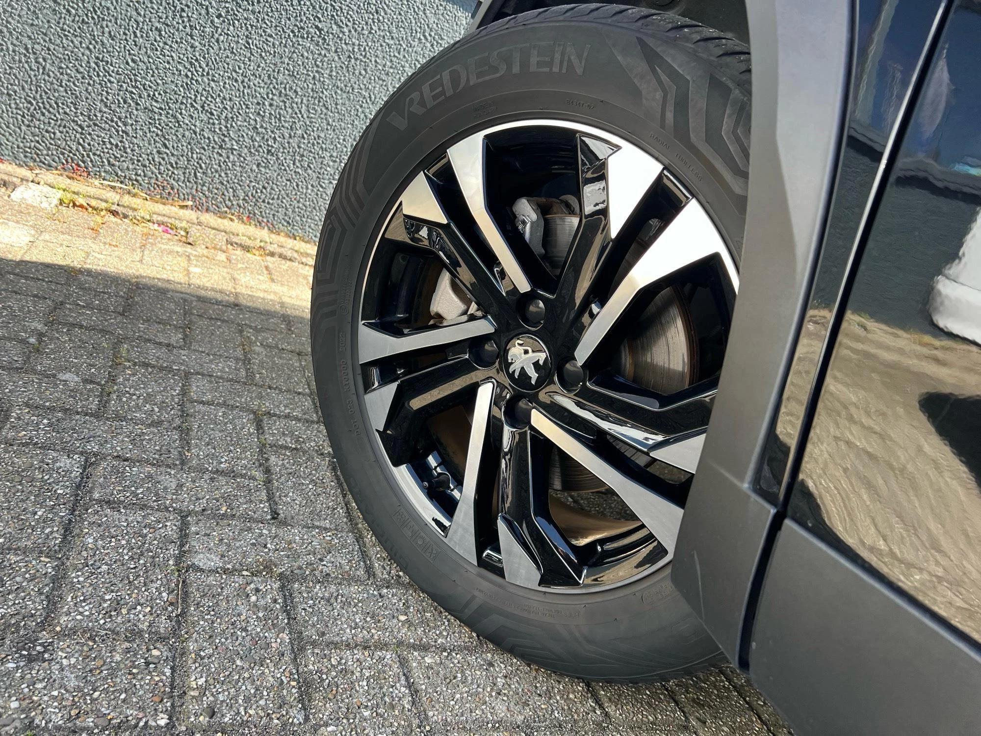 Hoofdafbeelding Peugeot e-2008