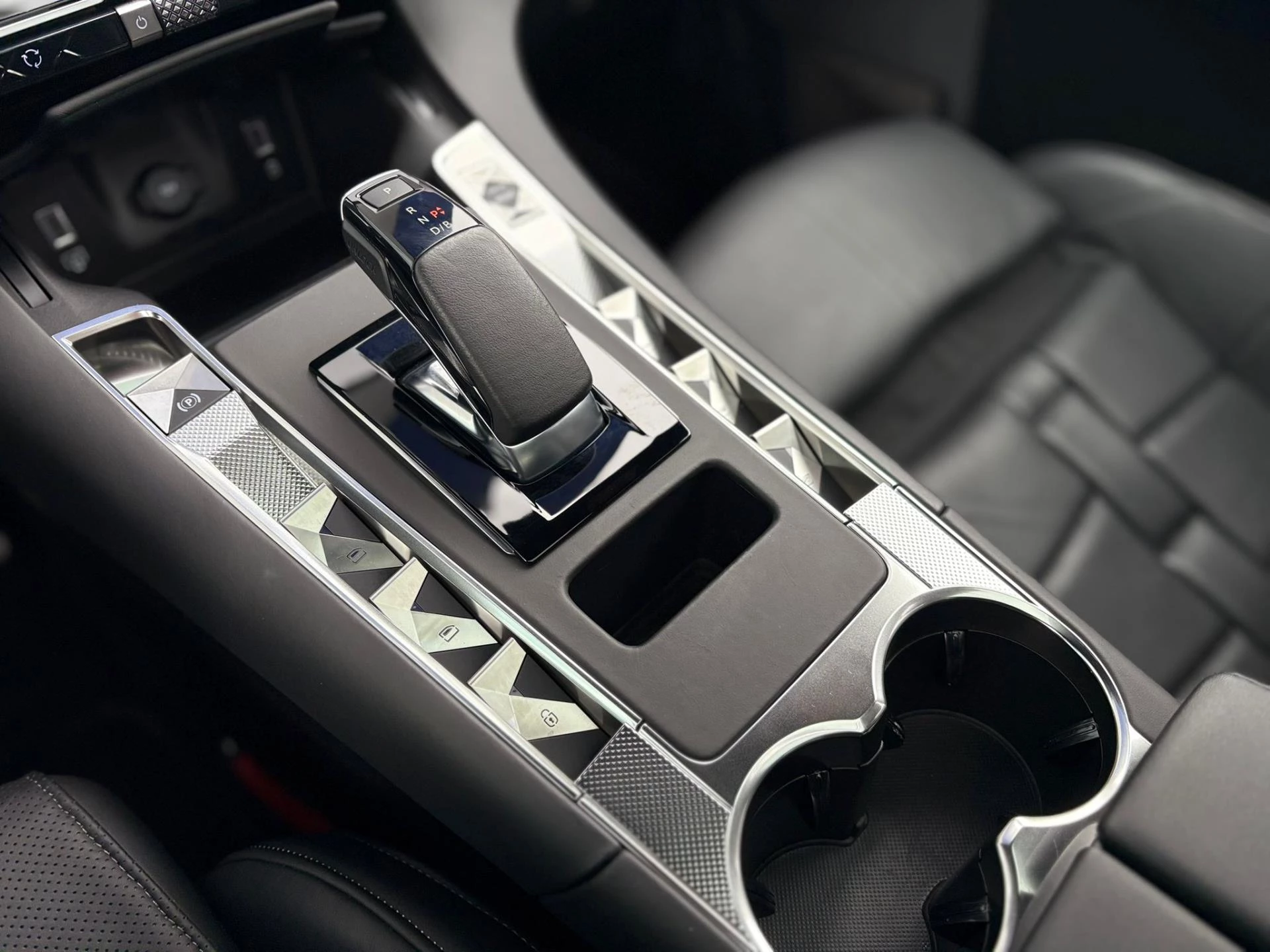 Hoofdafbeelding DS DS 7