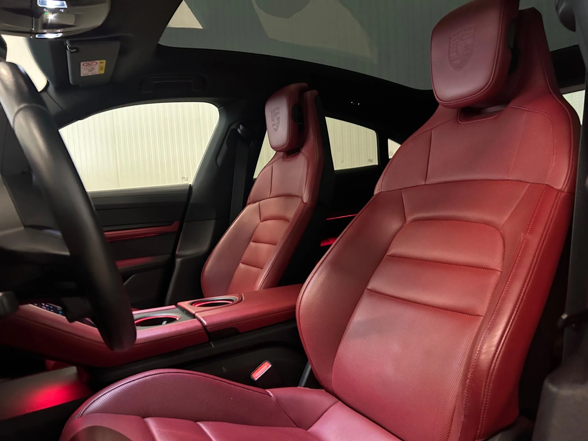 Hoofdafbeelding Porsche Taycan