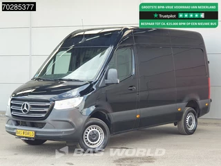 Hoofdafbeelding Mercedes-Benz Sprinter Mercedes Sprinter 317 CDI Automaat 3,5t Trekhaak L2H2 170PK Airco Camera MBUX Euro6 L2 12m3 Airco