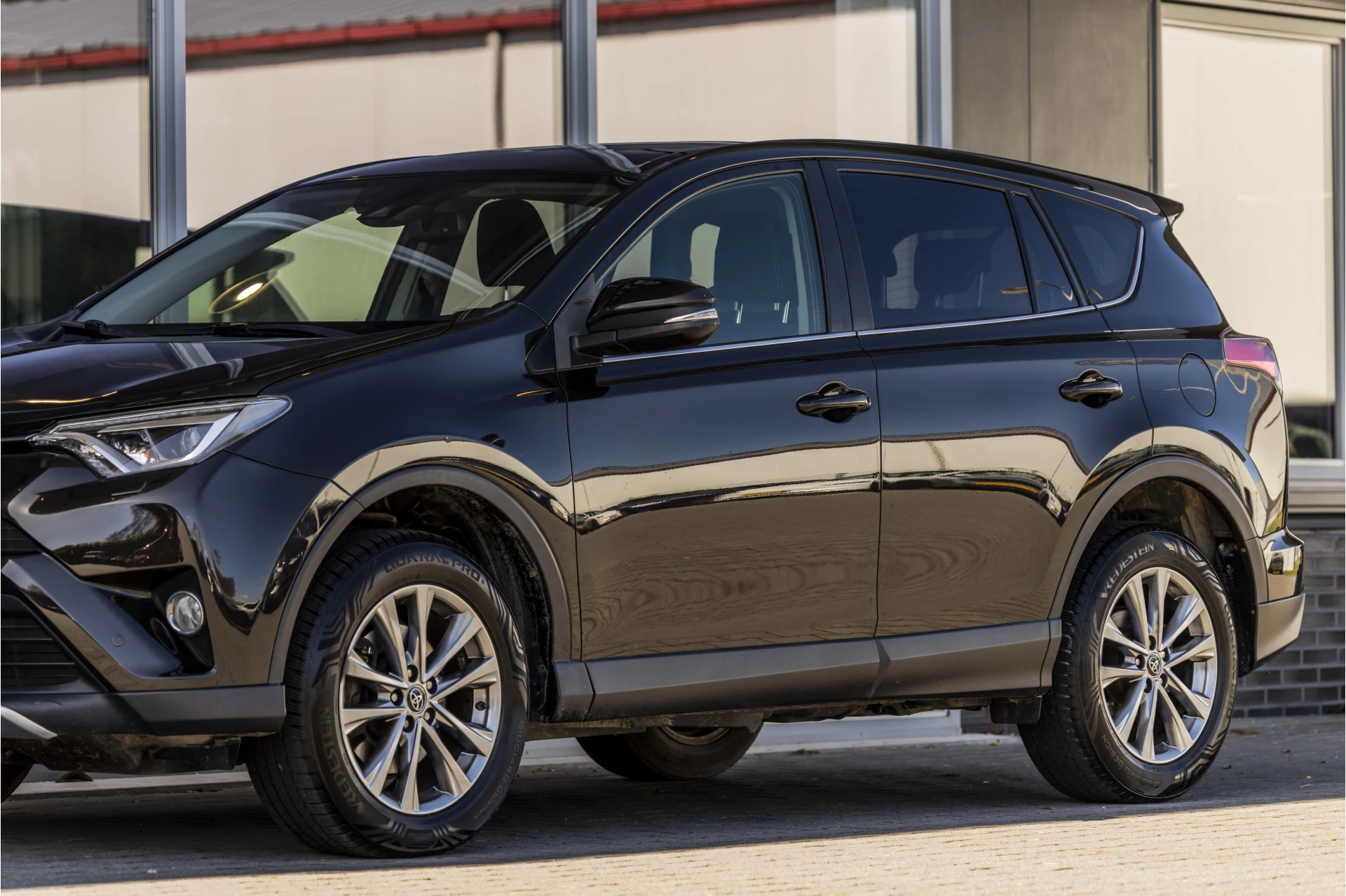 Hoofdafbeelding Toyota RAV4