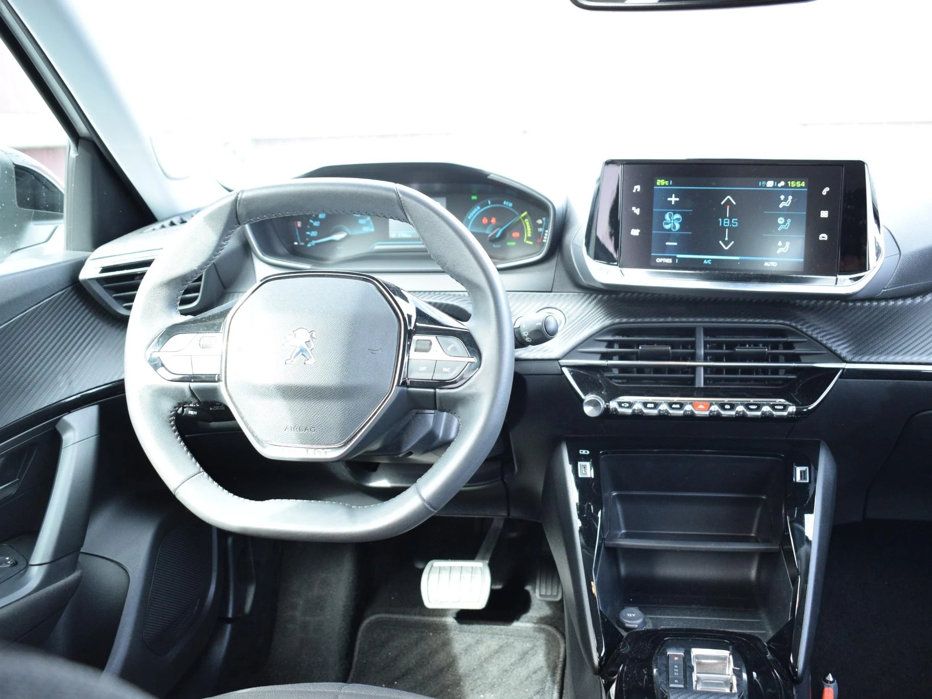 Hoofdafbeelding Peugeot e-2008