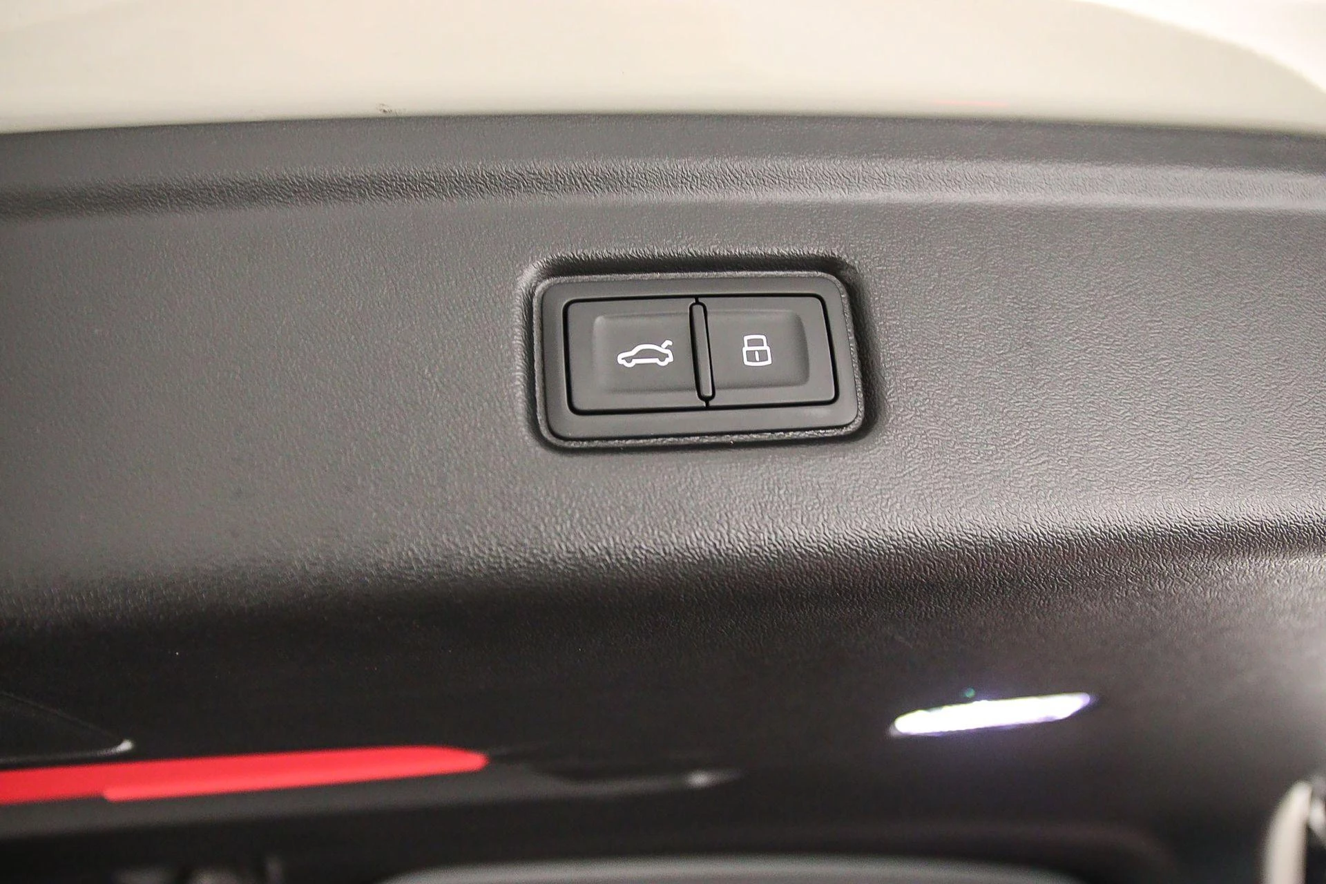 Hoofdafbeelding Audi A6 Avant e-tron