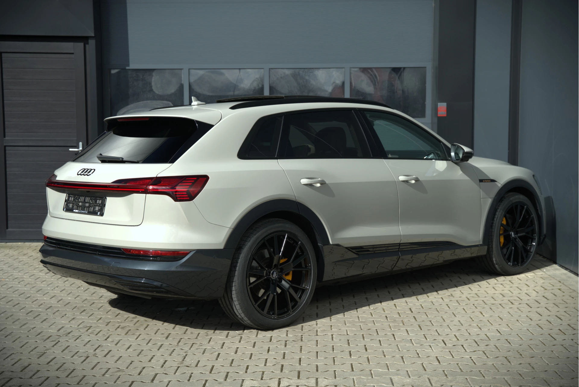 Hoofdafbeelding Audi e-tron