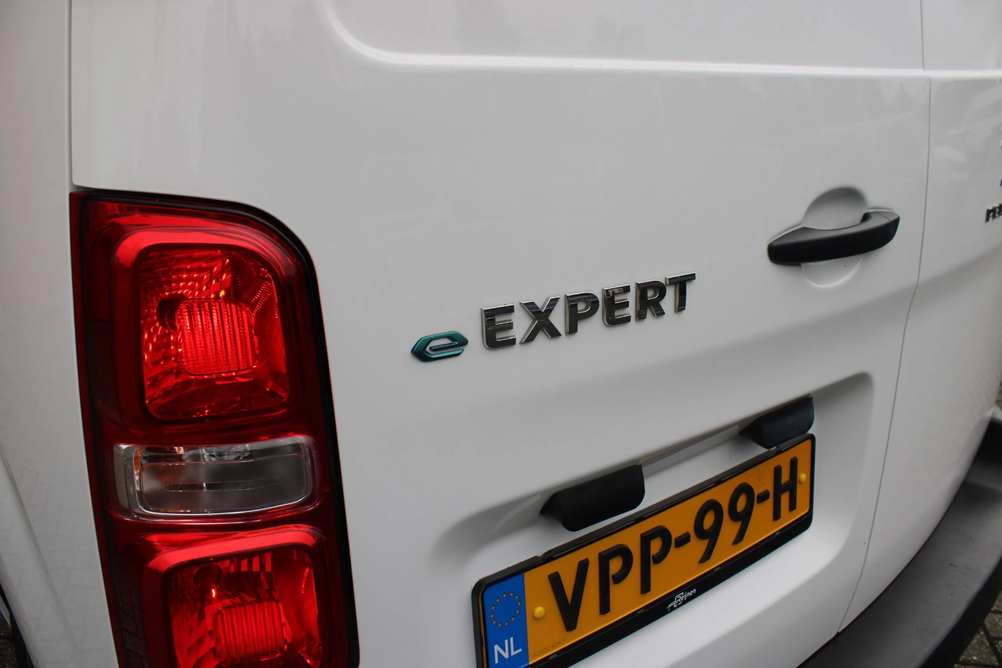 Hoofdafbeelding Peugeot e-Expert