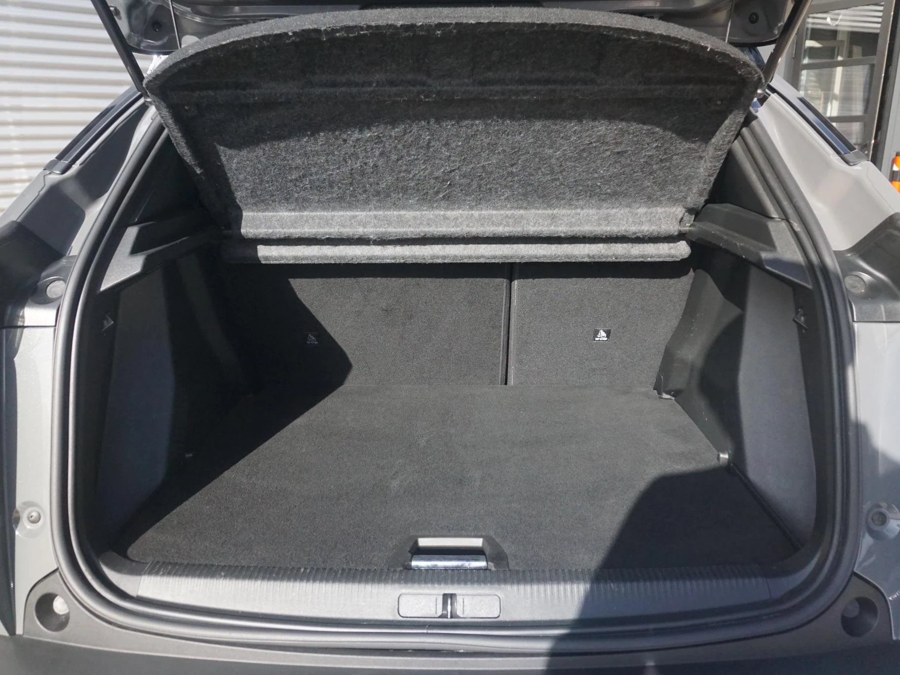 Hoofdafbeelding Peugeot e-2008