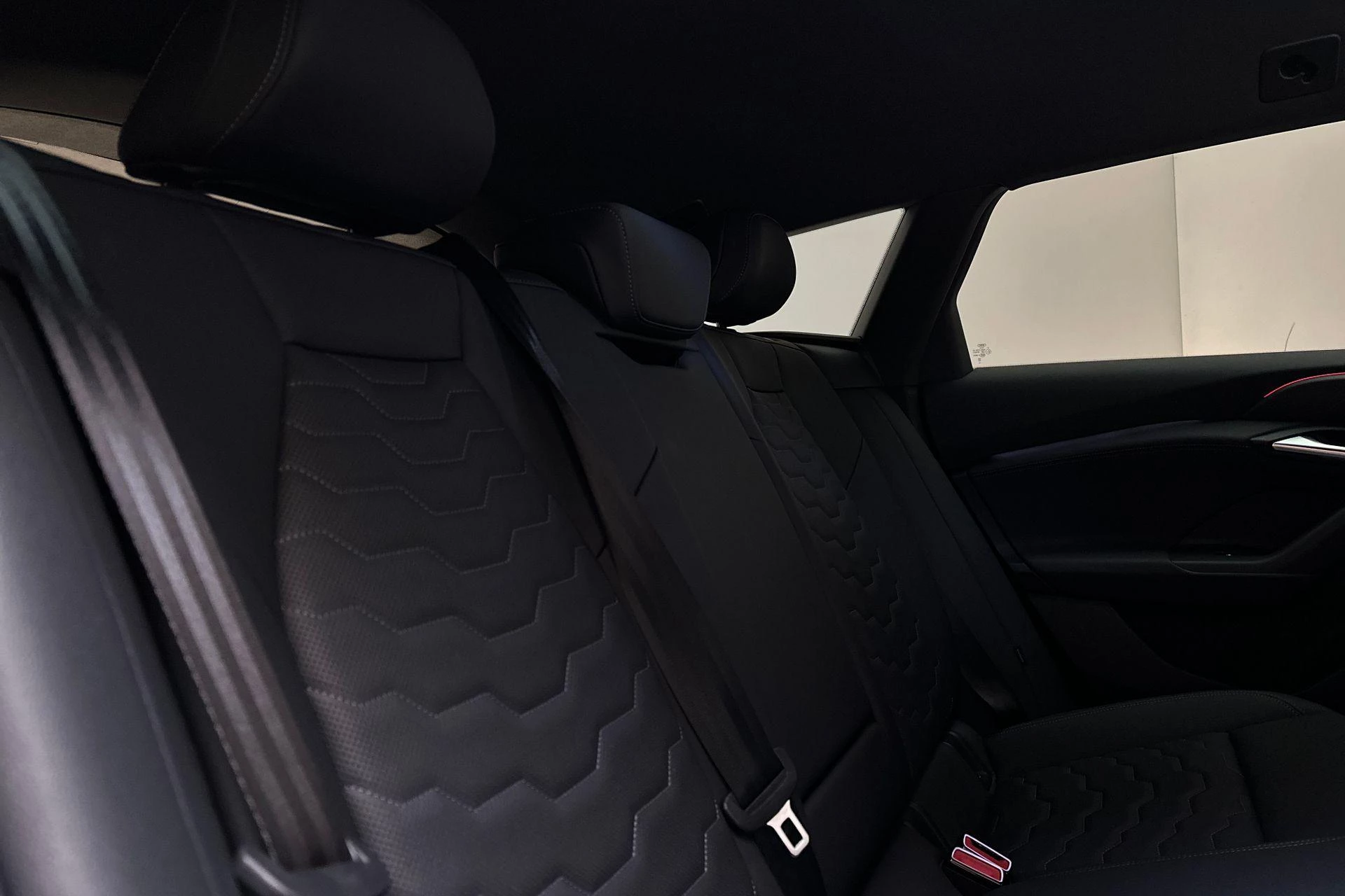 Hoofdafbeelding Audi A6 Avant e-tron