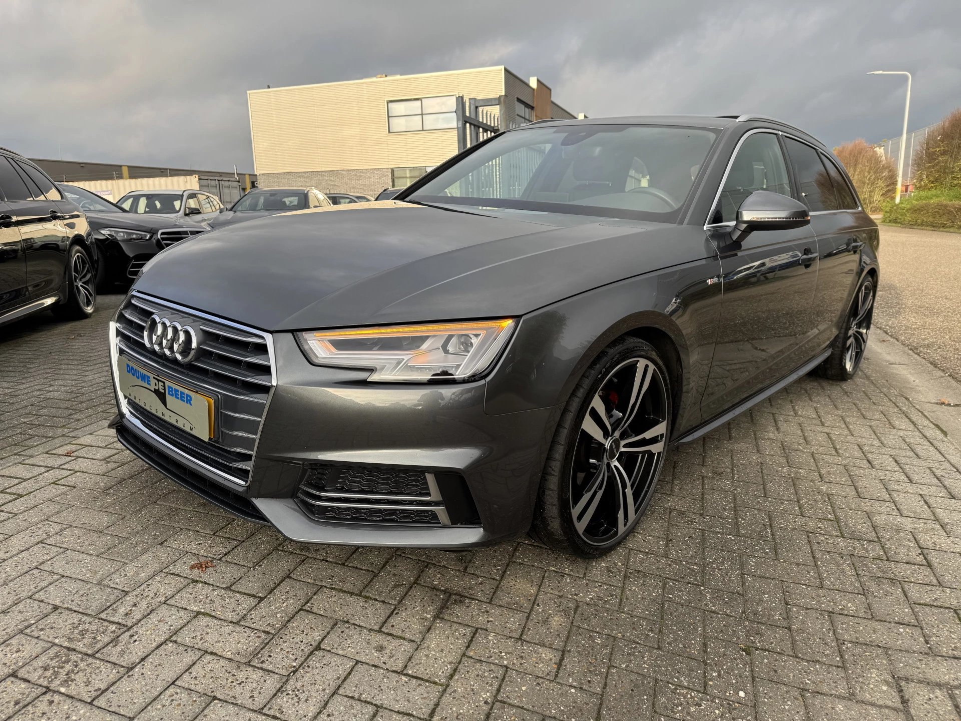 Hoofdafbeelding Audi A4