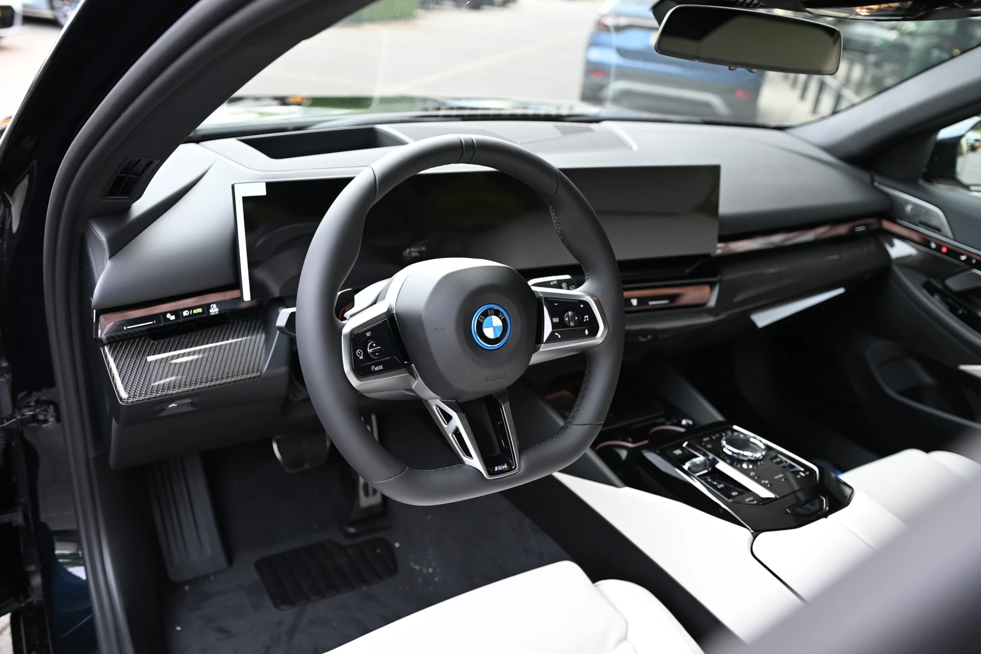 Hoofdafbeelding BMW i5