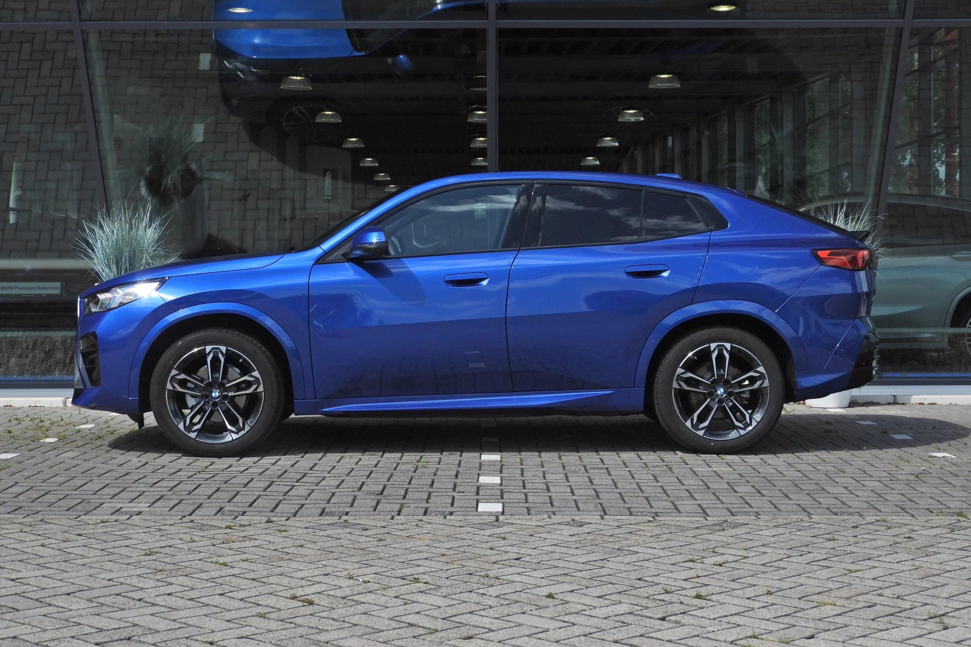 Hoofdafbeelding BMW iX2