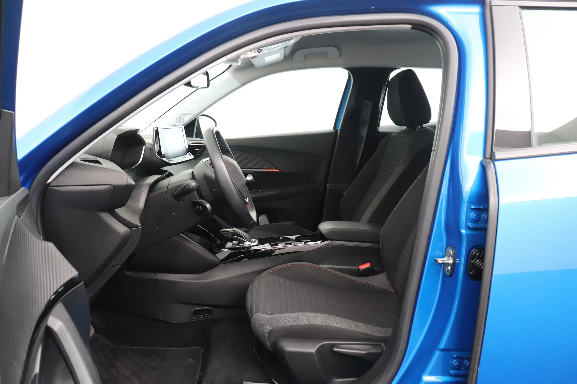 Hoofdafbeelding Peugeot e-2008