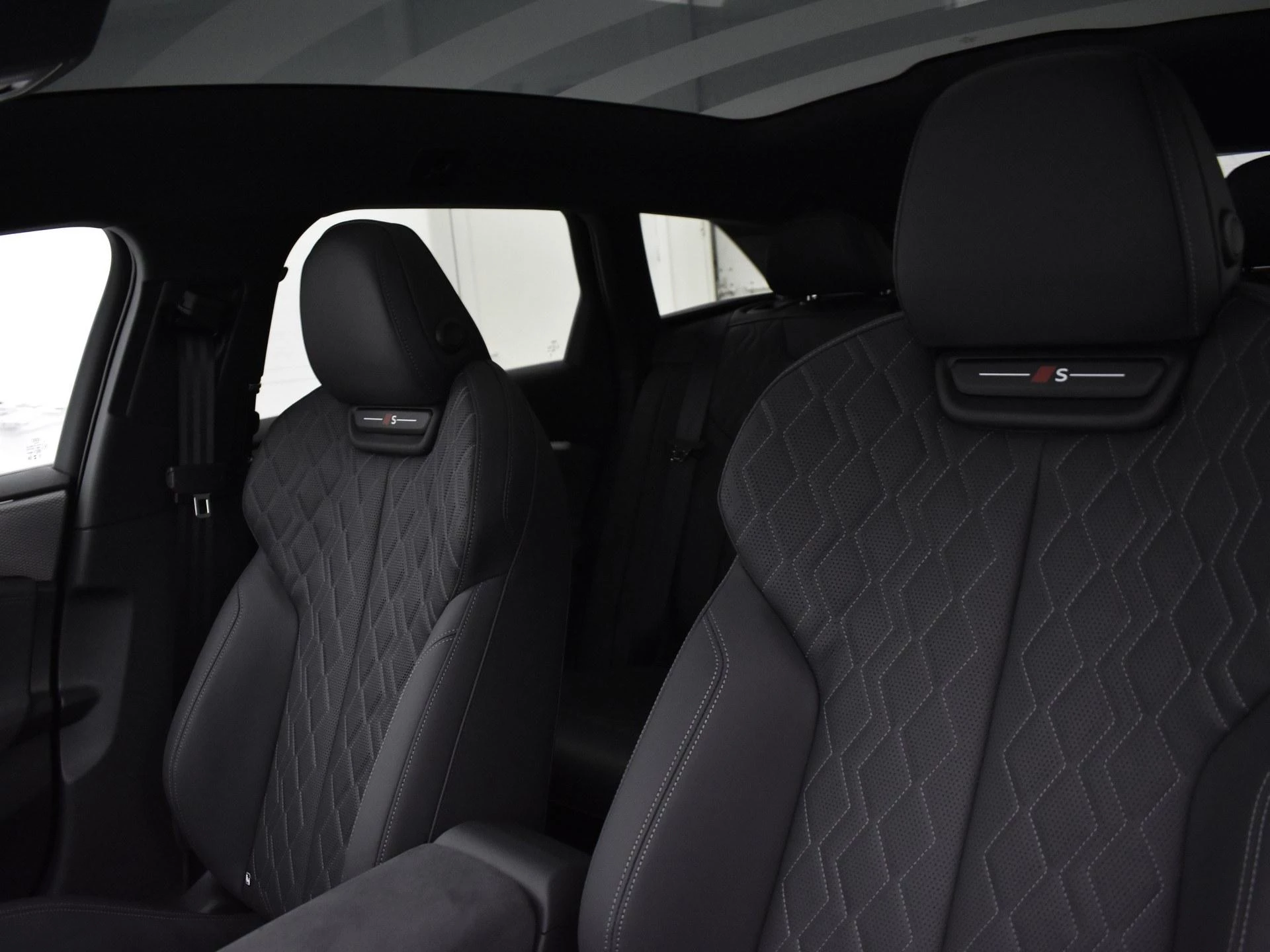 Hoofdafbeelding Audi A6 Avant e-tron