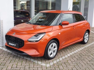 Hoofdafbeelding Suzuki Swift Suzuki Swift 1.2 SELECT SMART HYBRID Direct Beschikbaar | Met 6 JAAR GARANTIE! | Inclusief € 2.300,- Voorraad Voordeel