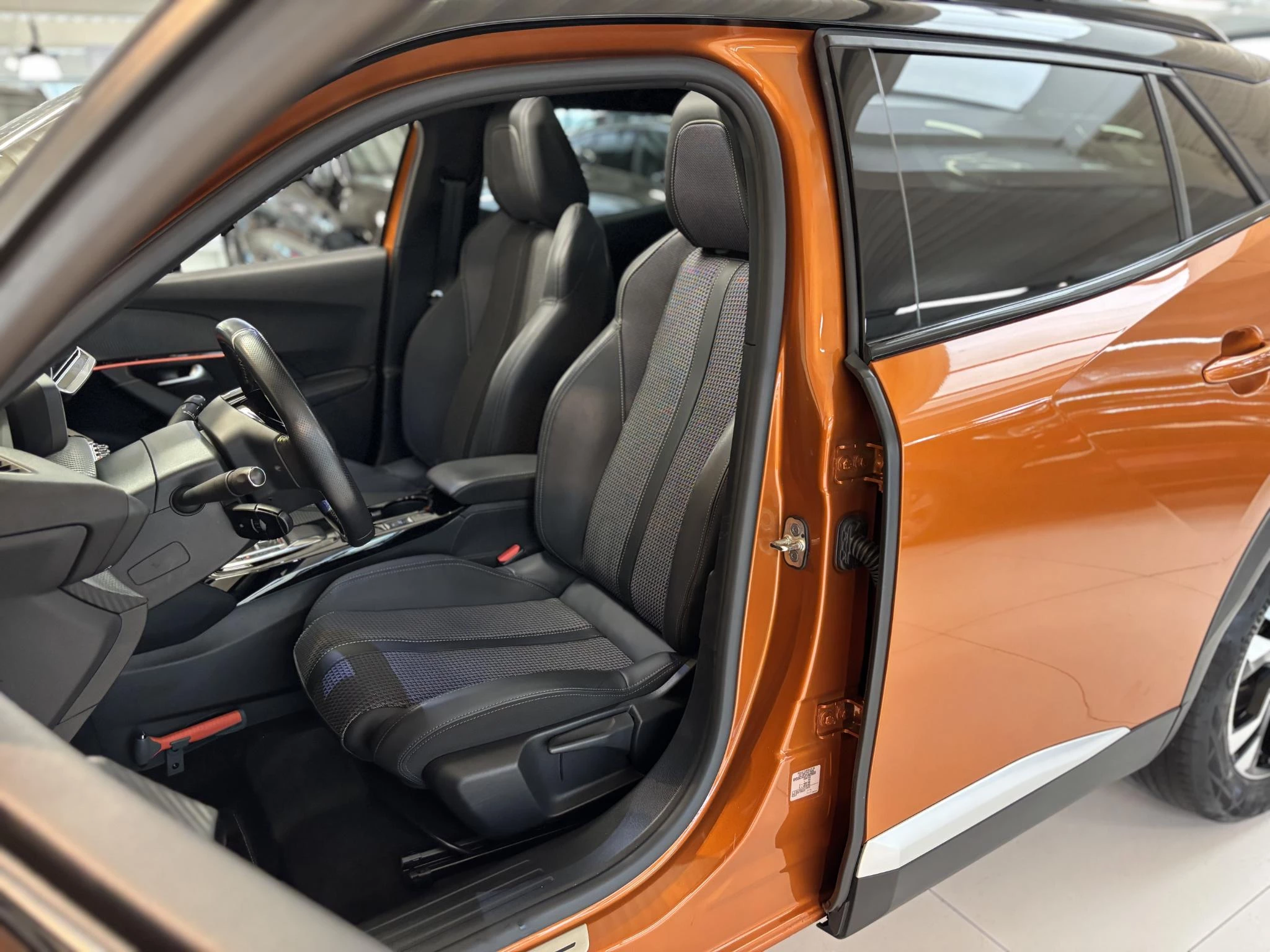 Hoofdafbeelding Peugeot e-2008