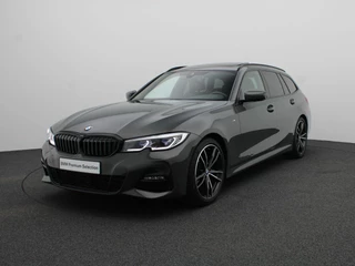 BMW 3 Serie Touring 320i High Executive | M Sportpakket | Parking Pack | Audio Media Pack | Panoramadak | Laserlicht | DAB | HiFi | 19''