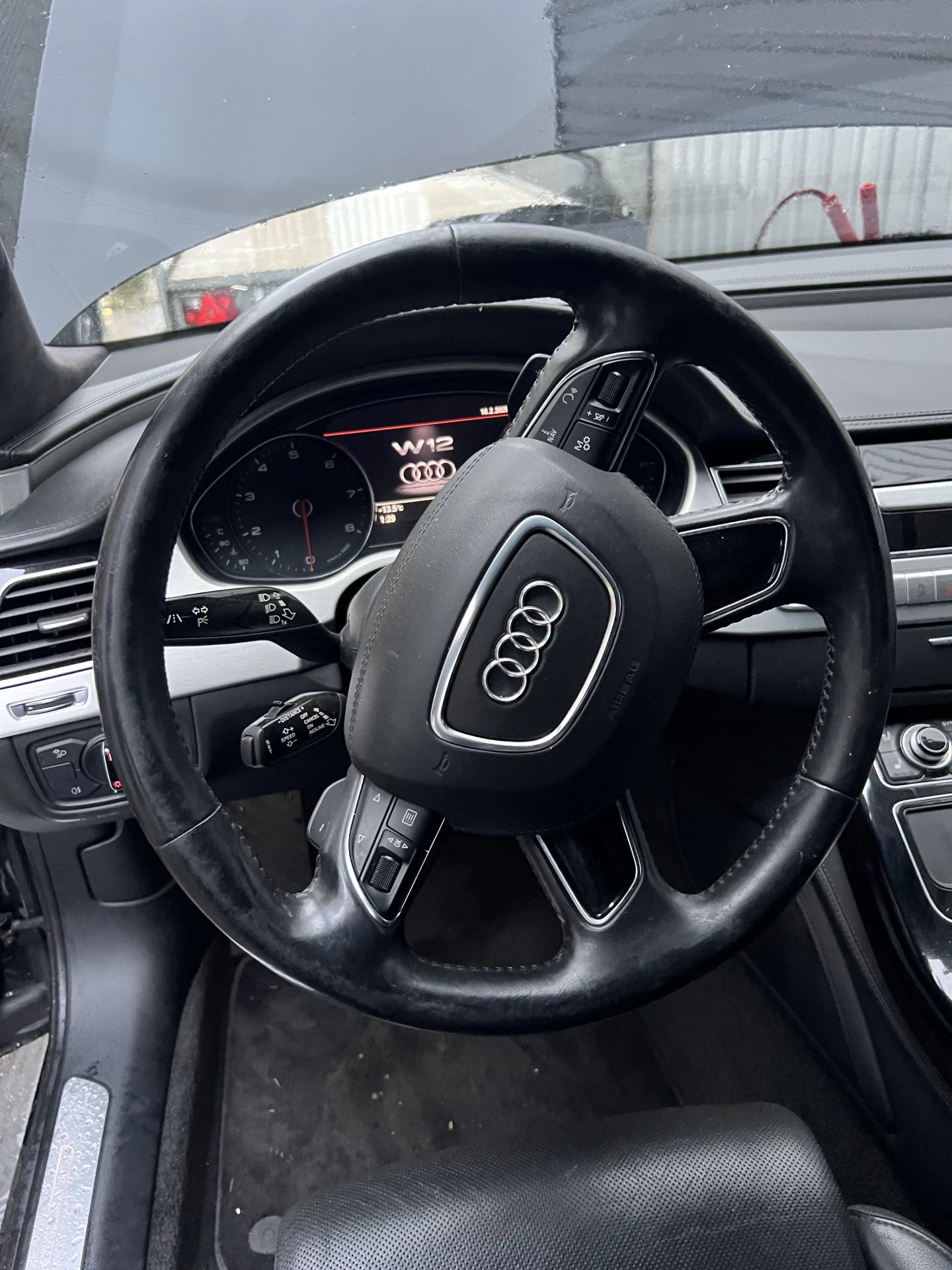 Hoofdafbeelding Audi A8