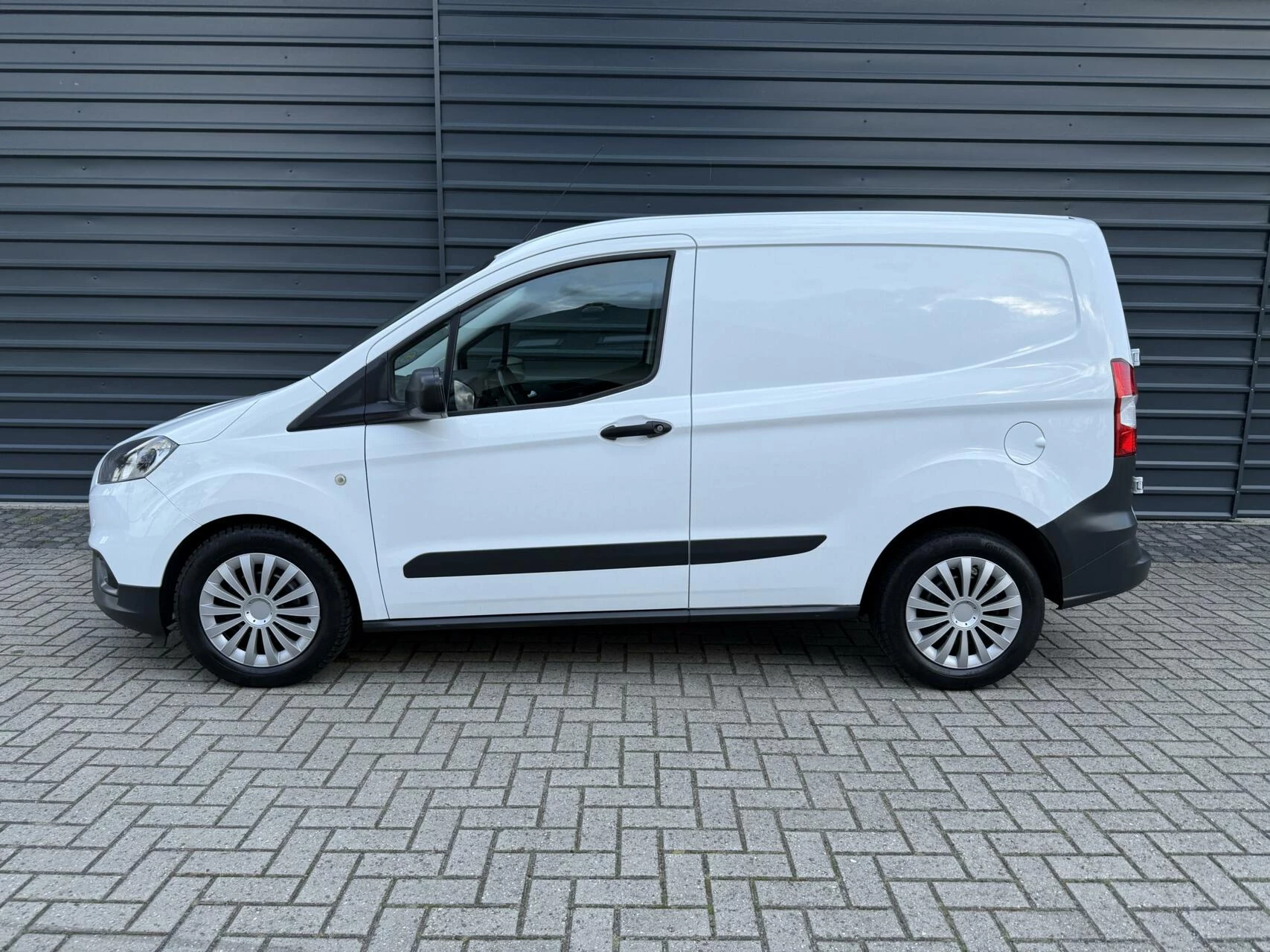 Hoofdafbeelding Ford Transit Courier
