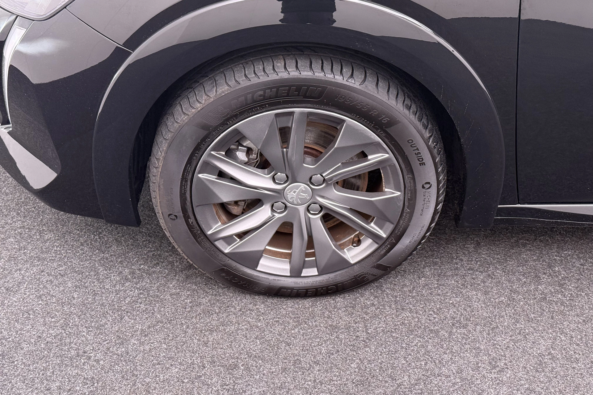 Hoofdafbeelding Peugeot e-208