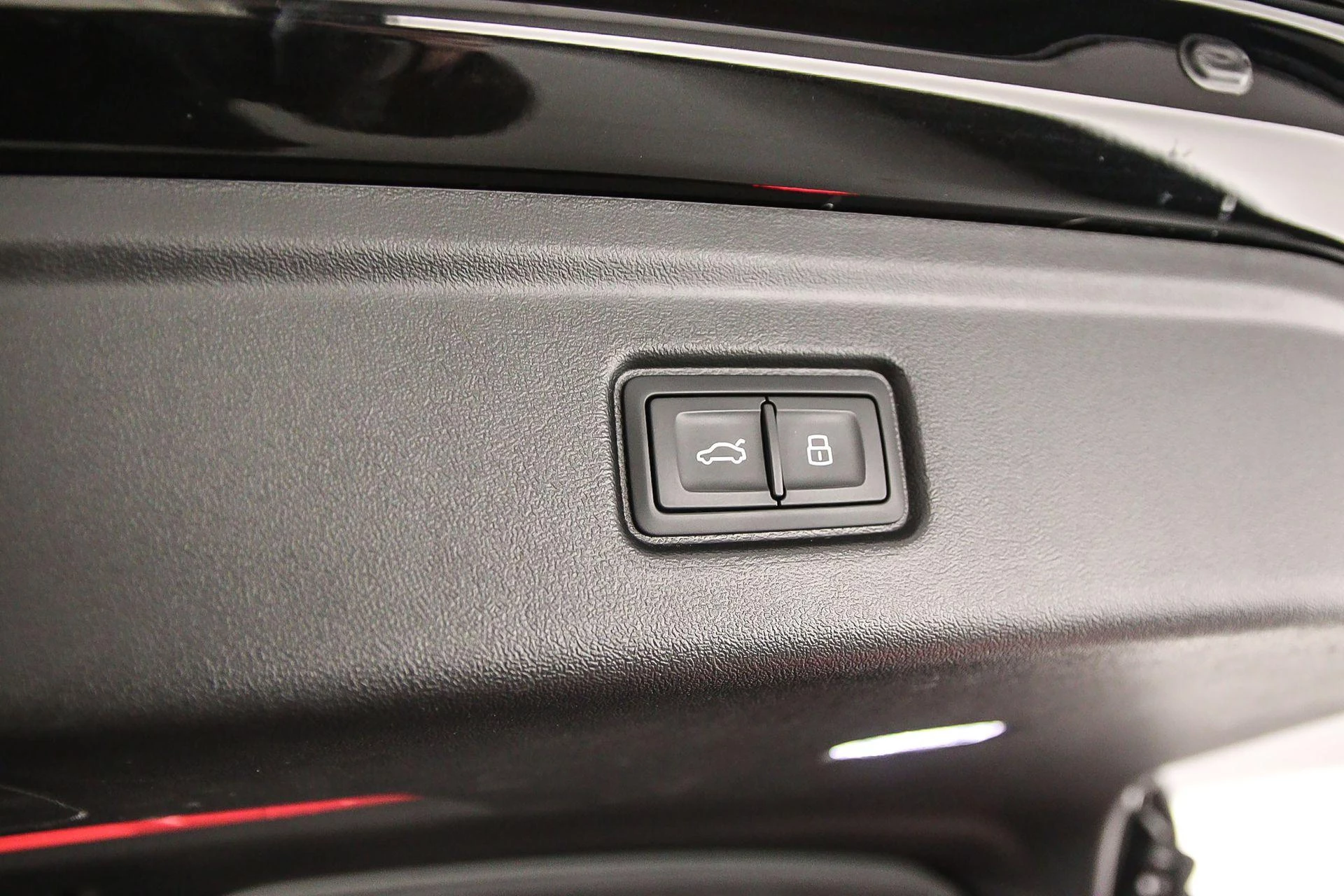 Hoofdafbeelding Audi A6 Avant e-tron