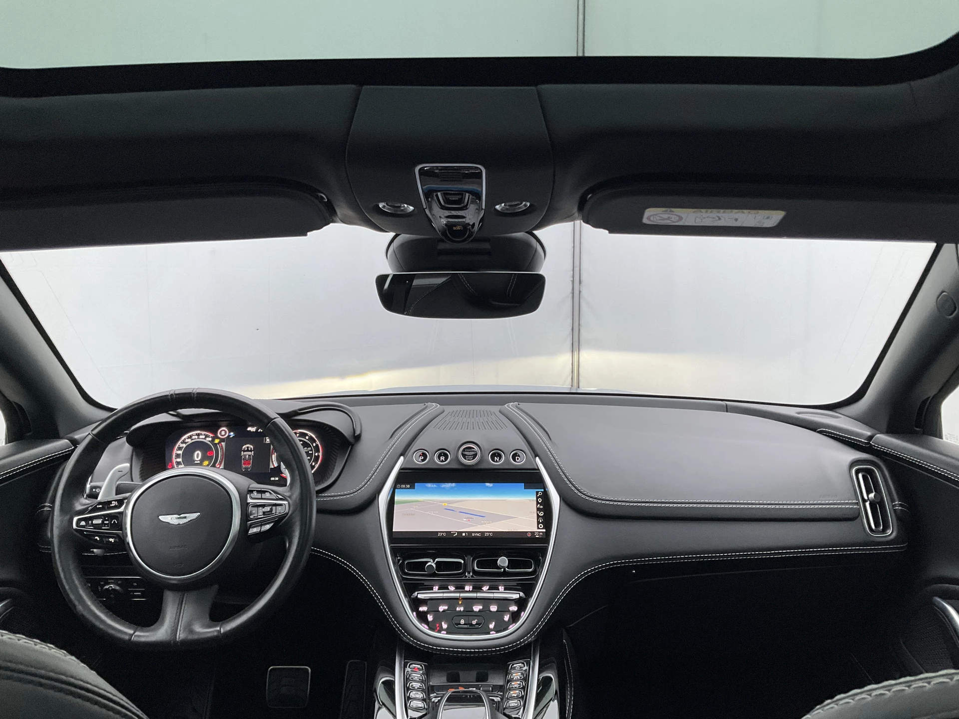 Hoofdafbeelding Aston Martin DBX