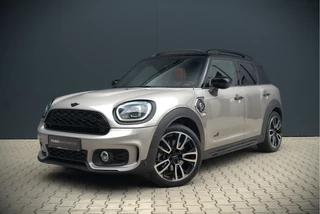 MINI Countryman Mini 2.0 Cooper S E ALL4 John Cooper Works | JCW | Harman Kardon | Panoramadak | Memory Seat | Keyless | Stoelverwarming | Adaptive Cruise Control | Head-Up Display | Apple Carplay | Navigatie | LED | DAB | Leer | Rooftop Gray | Fabri
