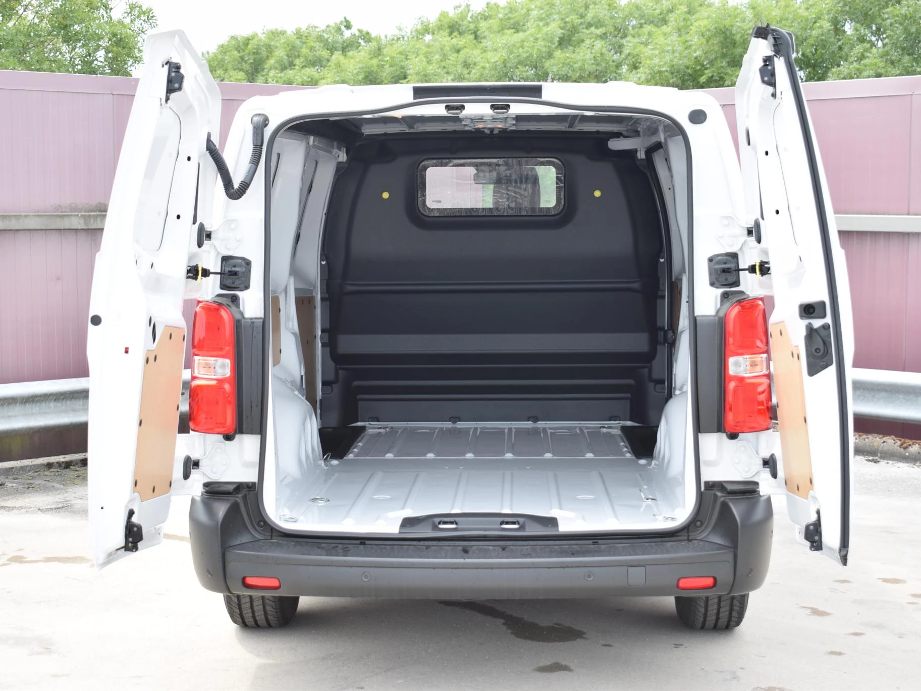 Hoofdafbeelding Peugeot e-Expert