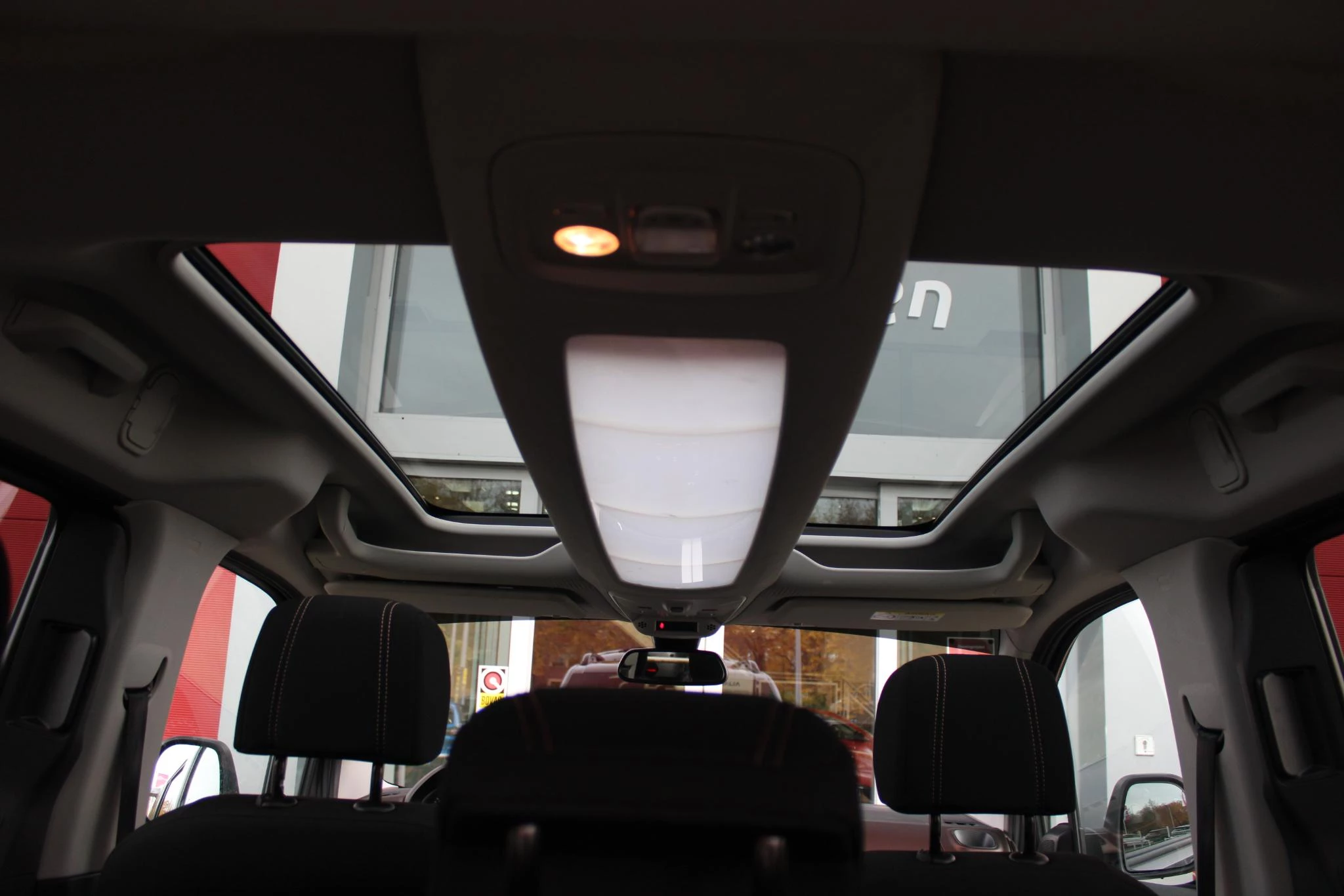 Hoofdafbeelding Peugeot Rifter