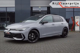 Hoofdafbeelding Volkswagen Golf Volkswagen Golf R-line 1.5 eTSI 150pk DSG facelift Black style/Panodak /Trekhaak wegklb./IQ Matrix LED /Head-up