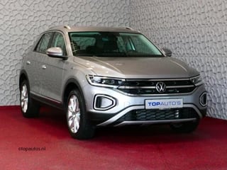 Volkswagen T-Roc 1.5 TSI 150PK STYLE ERGO.COMF STOEL MASSAGE ALCANTARA IQ. ELEK.KLEP ADAP.CRUISE VIR.COCKPIT CAMERA STOEL/STUUR VERW. 18''LMV 07/2023 70 BIJNA NIEUWE VOLKSWAGEN'S UIT VOORRAAD LEVERBAAR