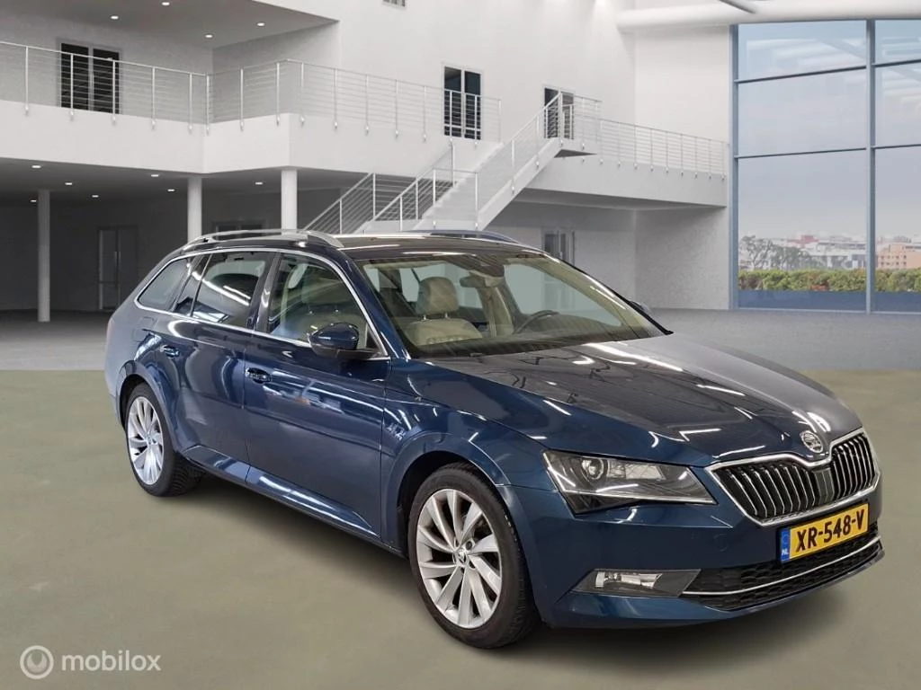 Hoofdafbeelding Škoda Superb