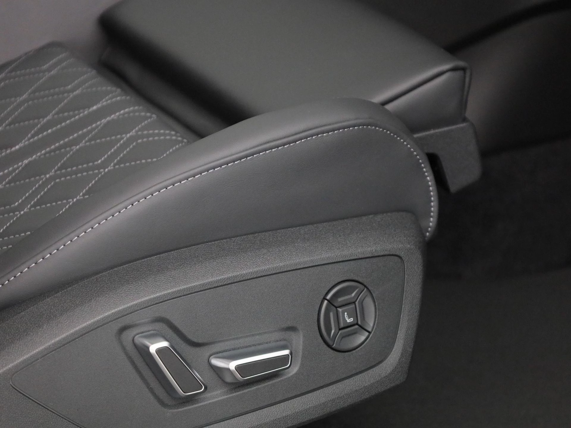 Hoofdafbeelding Audi Q6 e-tron