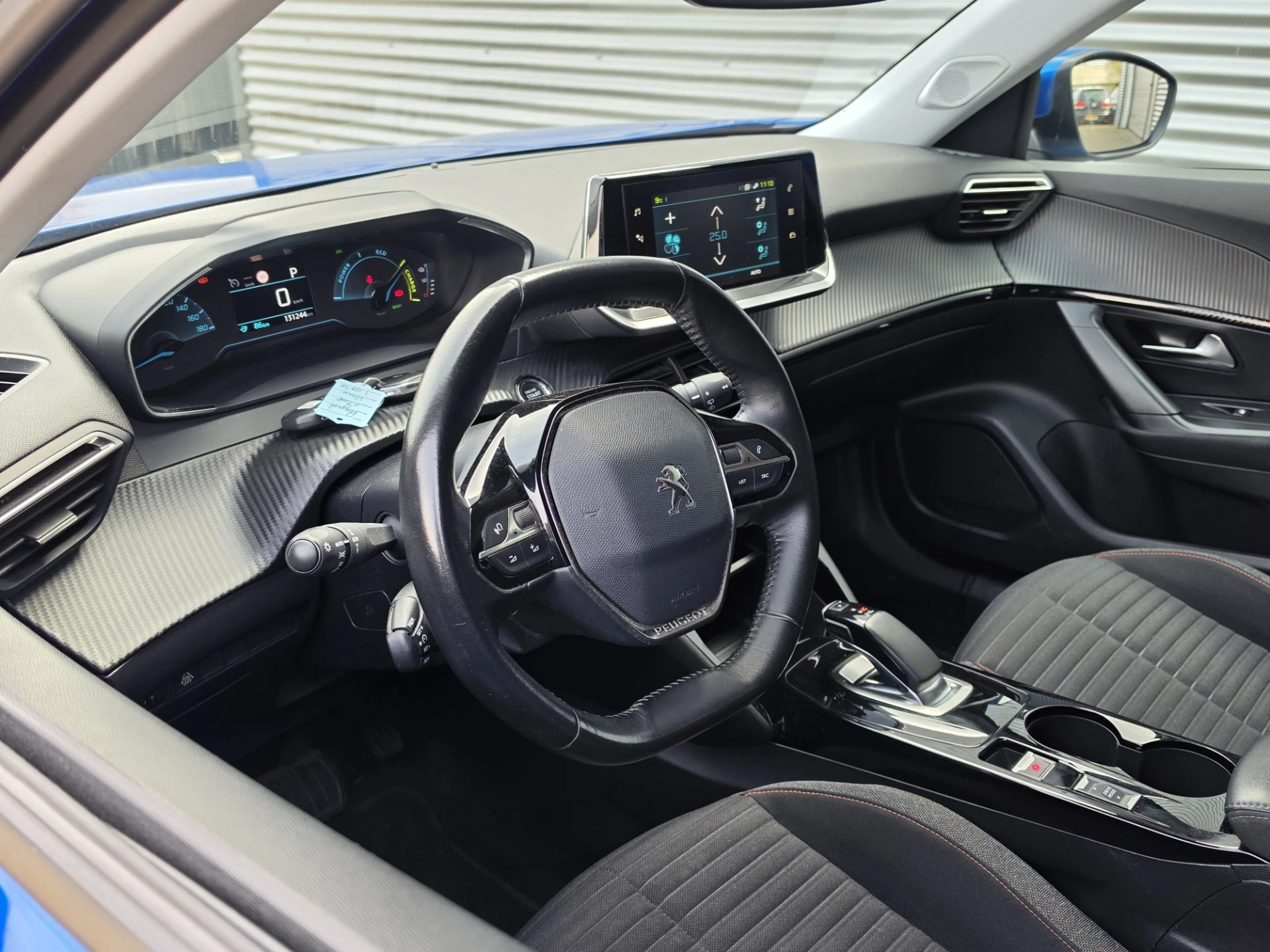 Hoofdafbeelding Peugeot e-2008