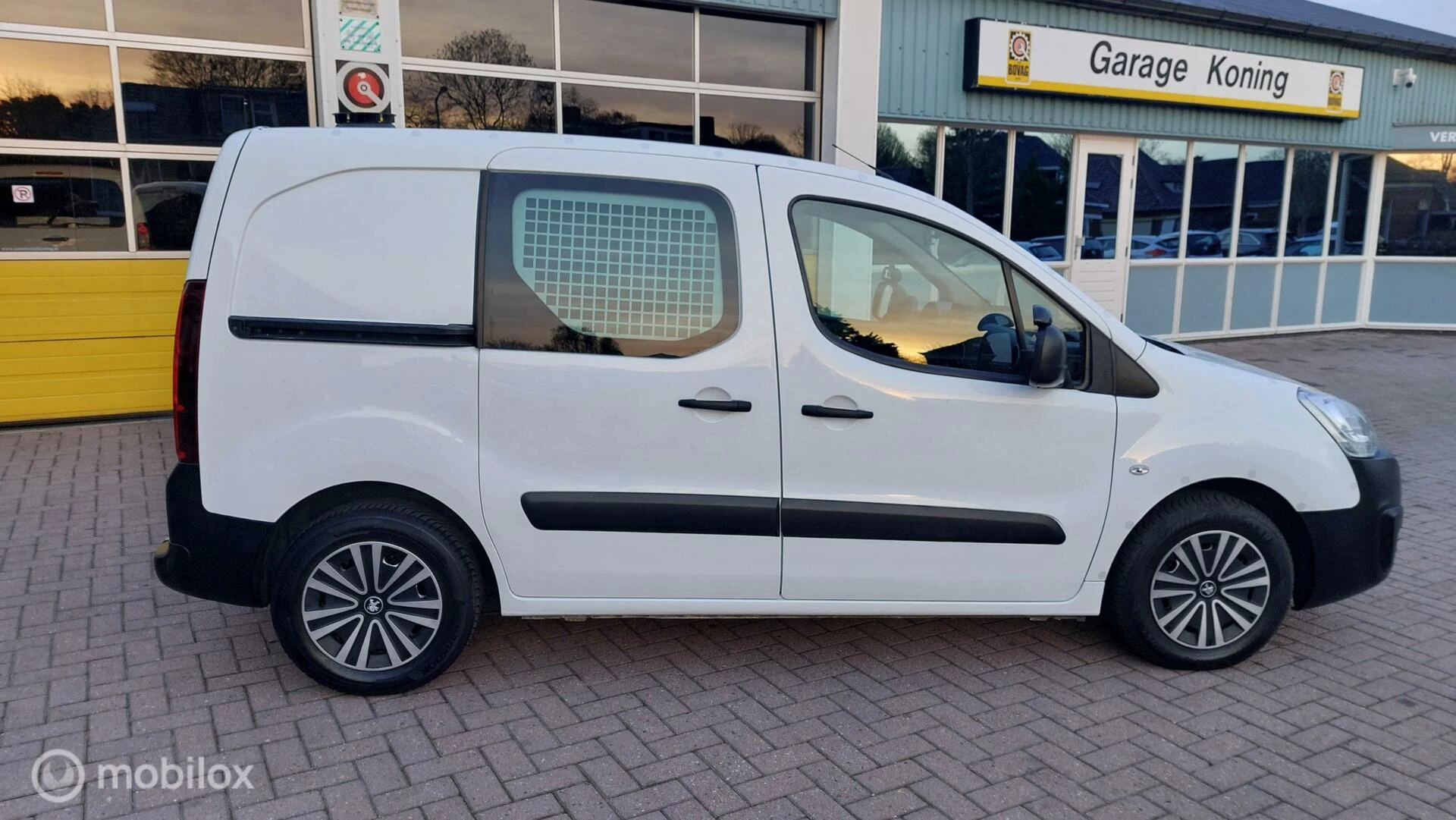 Hoofdafbeelding Peugeot Partner