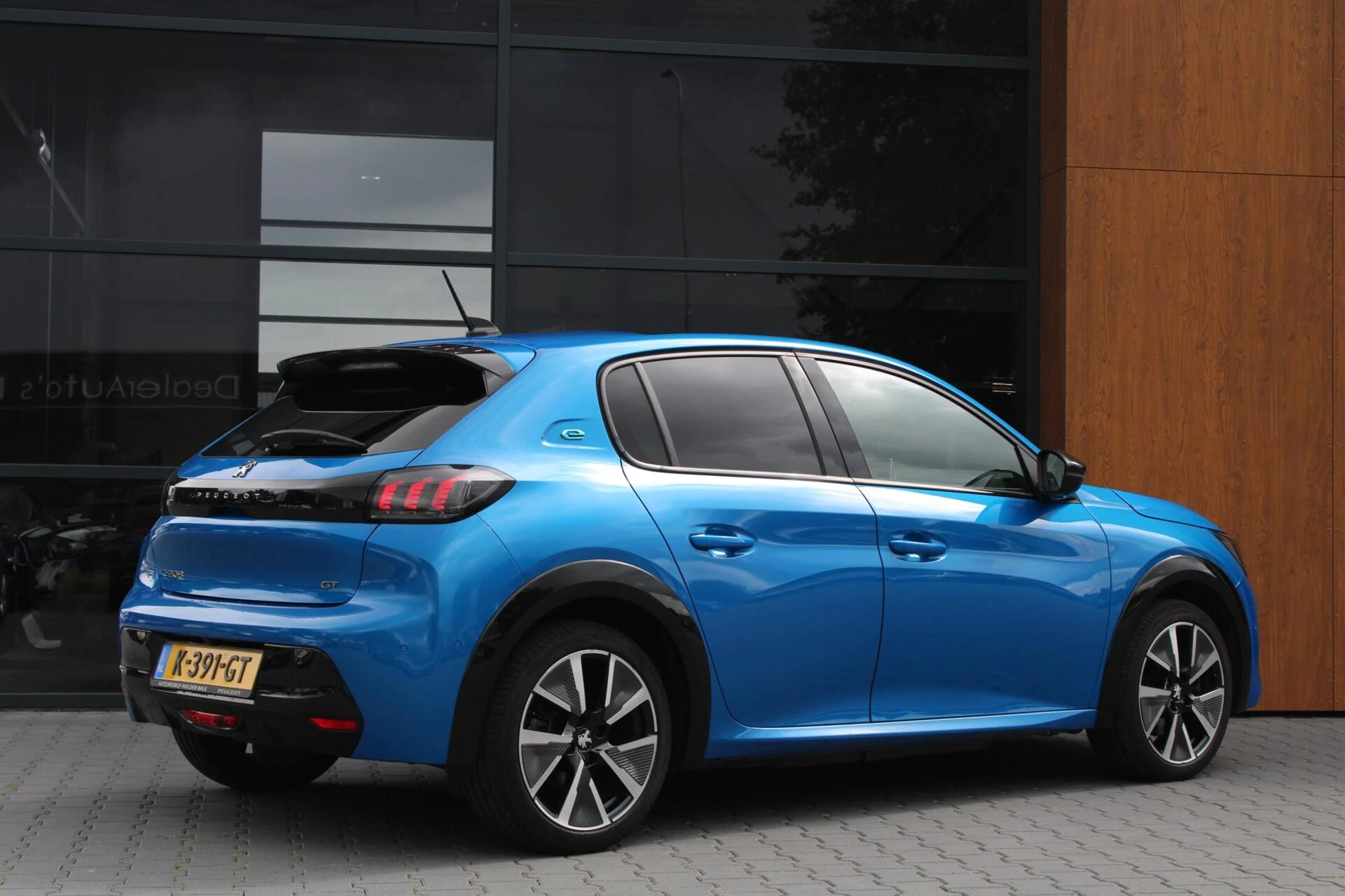 Hoofdafbeelding Peugeot e-208