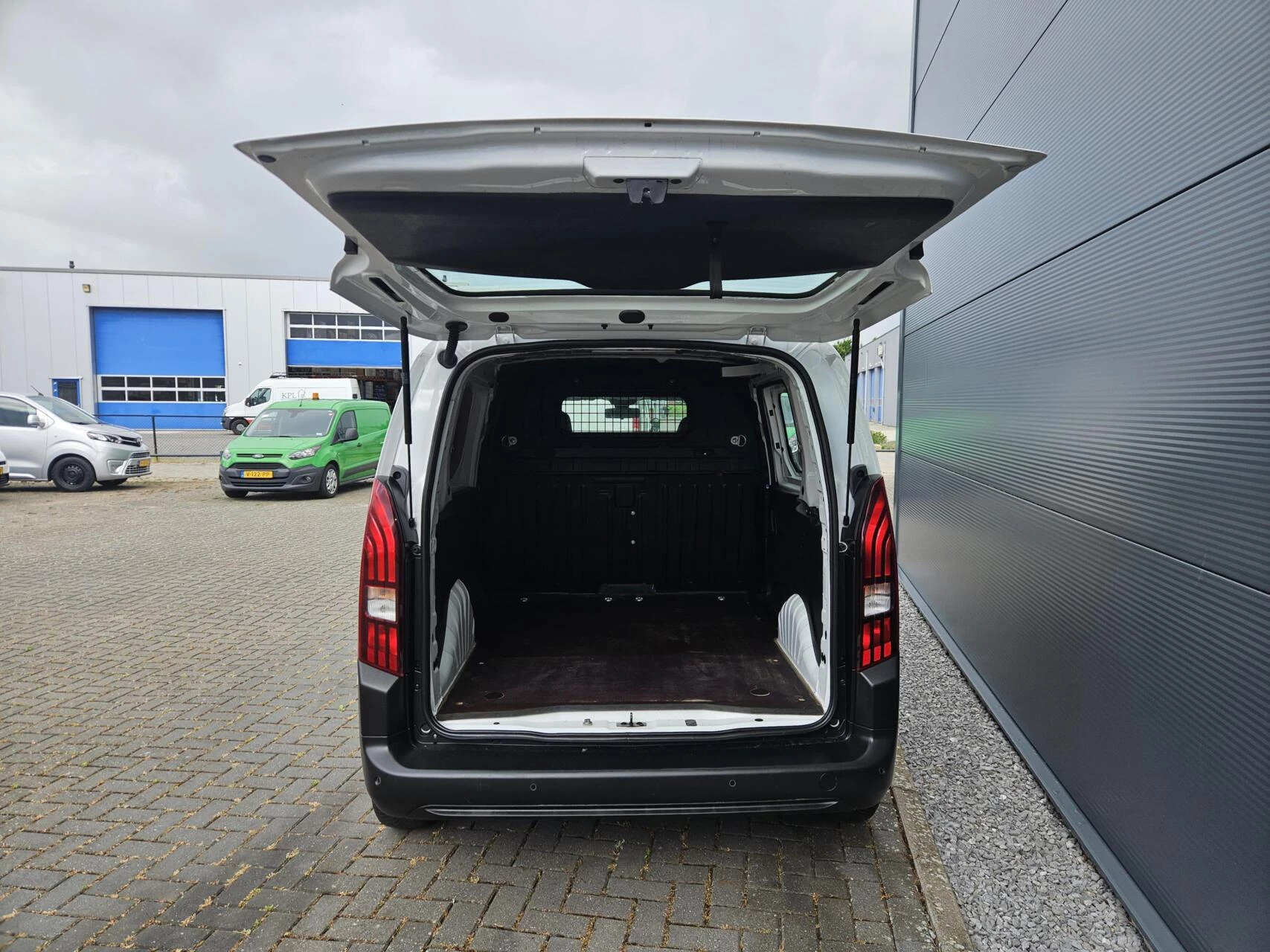 Hoofdafbeelding Peugeot Partner