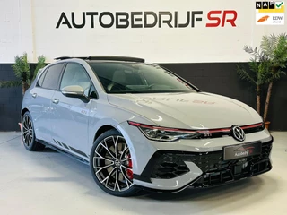 Hoofdafbeelding Volkswagen Golf Volkswagen Golf 2.0 TSI GTI CLUBSPORT 2025 Splinternieuw! Akrapovic! Leer! Head up! 360 BOMVOL!!