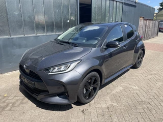 Toyota Yaris 1.5 Hybrid Dynamic Luxury Bi-Tone | Stoelverwarming | Camera | Lichtmetalen velgen |