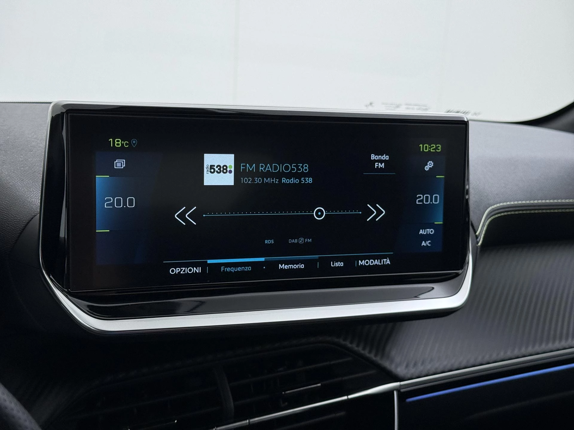 Hoofdafbeelding Peugeot e-208