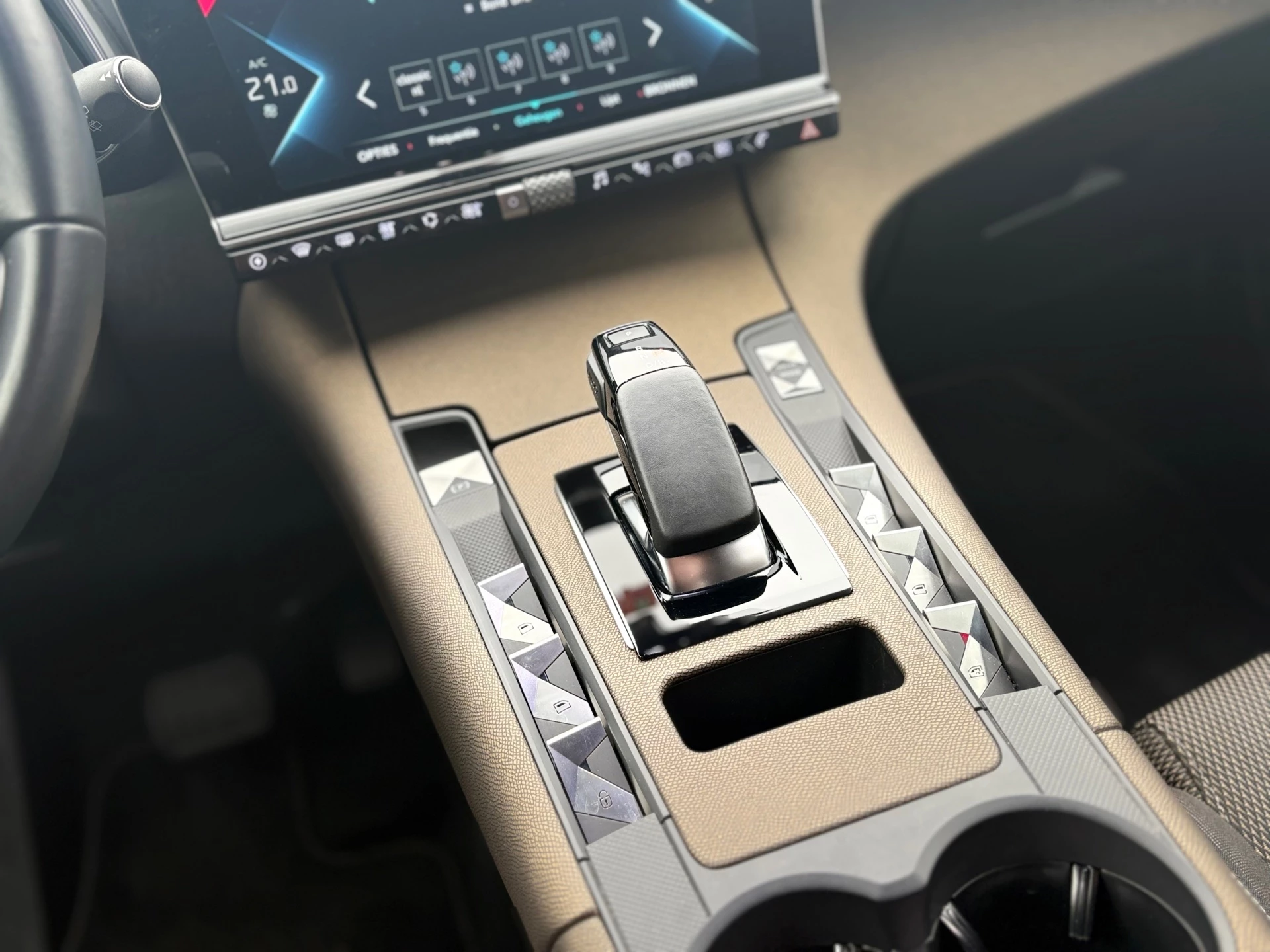 Hoofdafbeelding DS DS 7