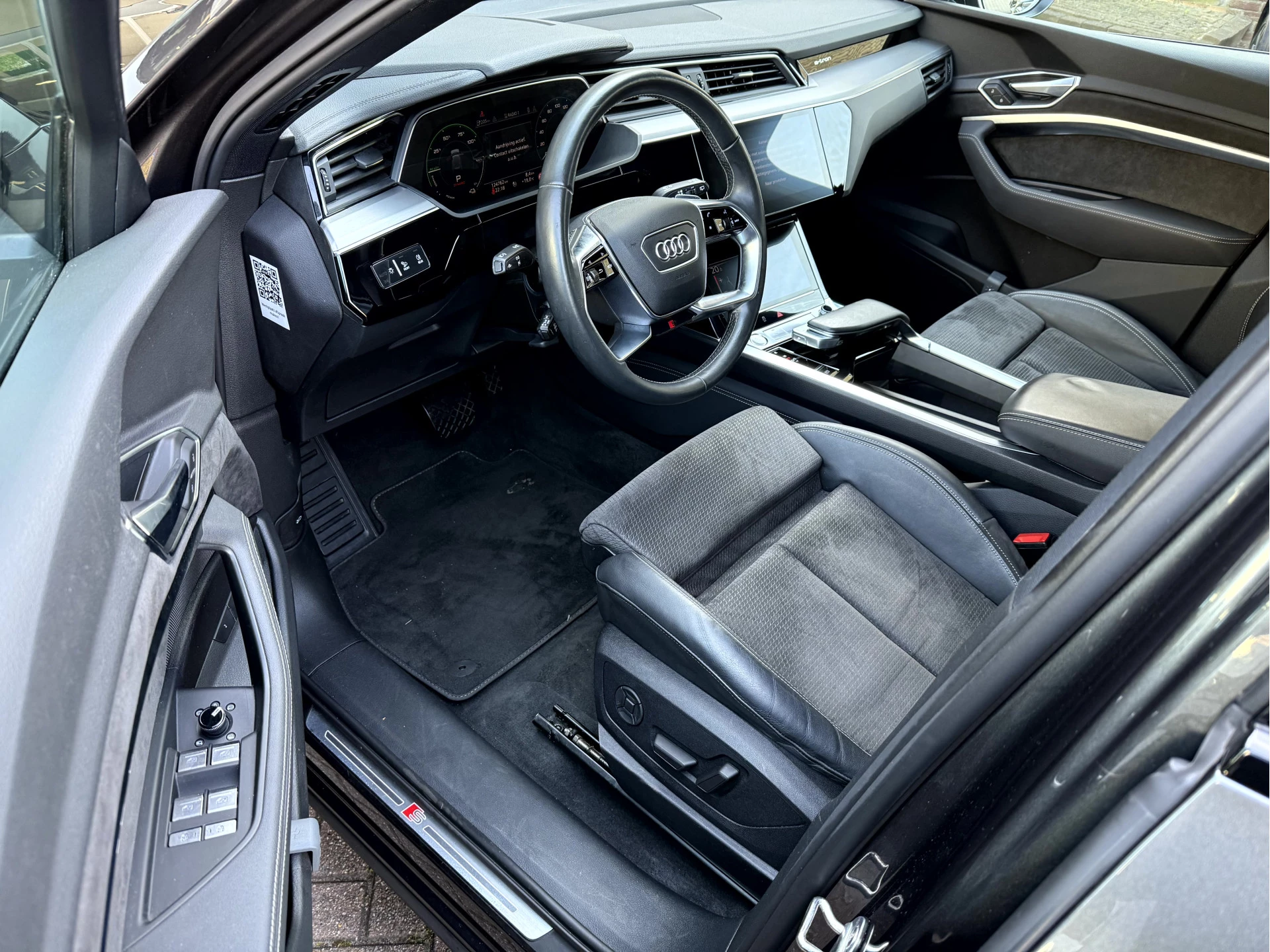 Hoofdafbeelding Audi e-tron