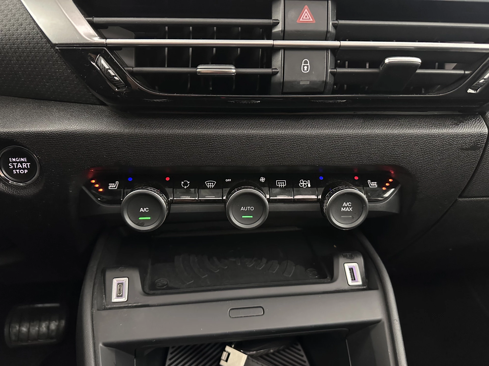 Hoofdafbeelding Citroën ë-C4