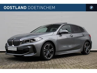 BMW 1 Serie 118i High Executive M Sport Automaat / Panoramadak / Trekhaak / Sportstoelen / LED / M Sportonderstel / Live Cockpit Professional / Leder