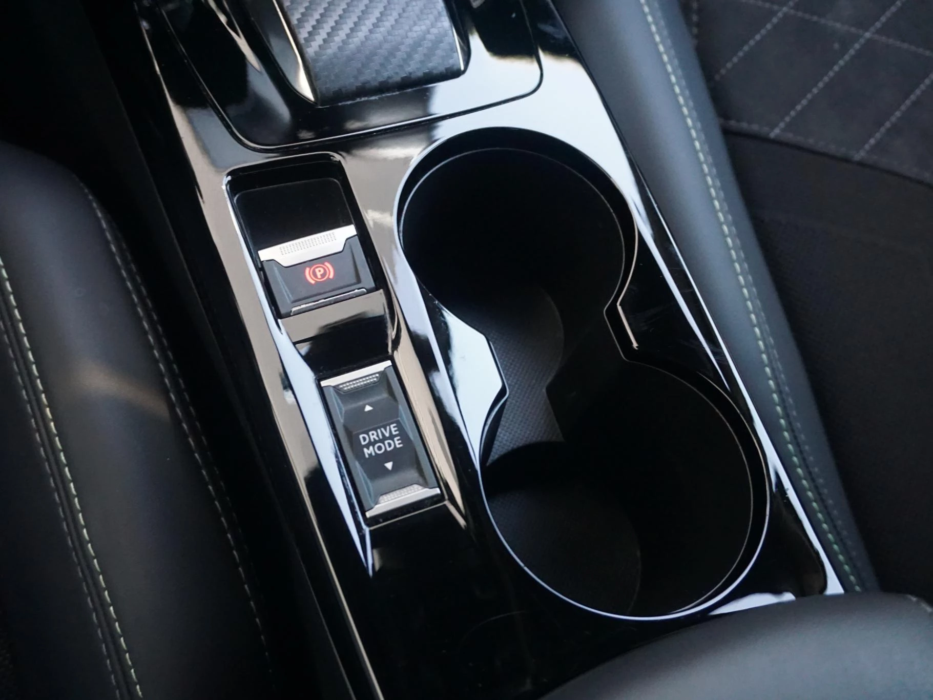 Hoofdafbeelding Peugeot e-208