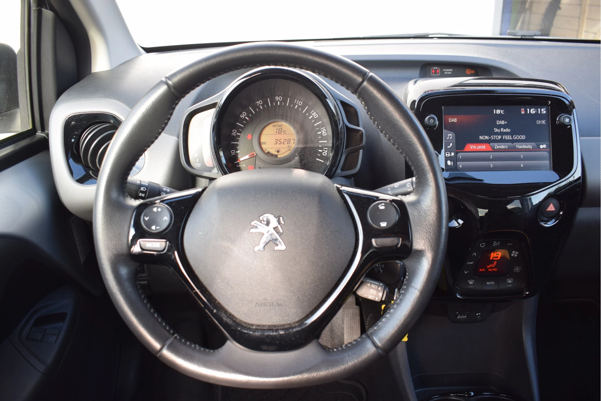 Hoofdafbeelding Peugeot 108